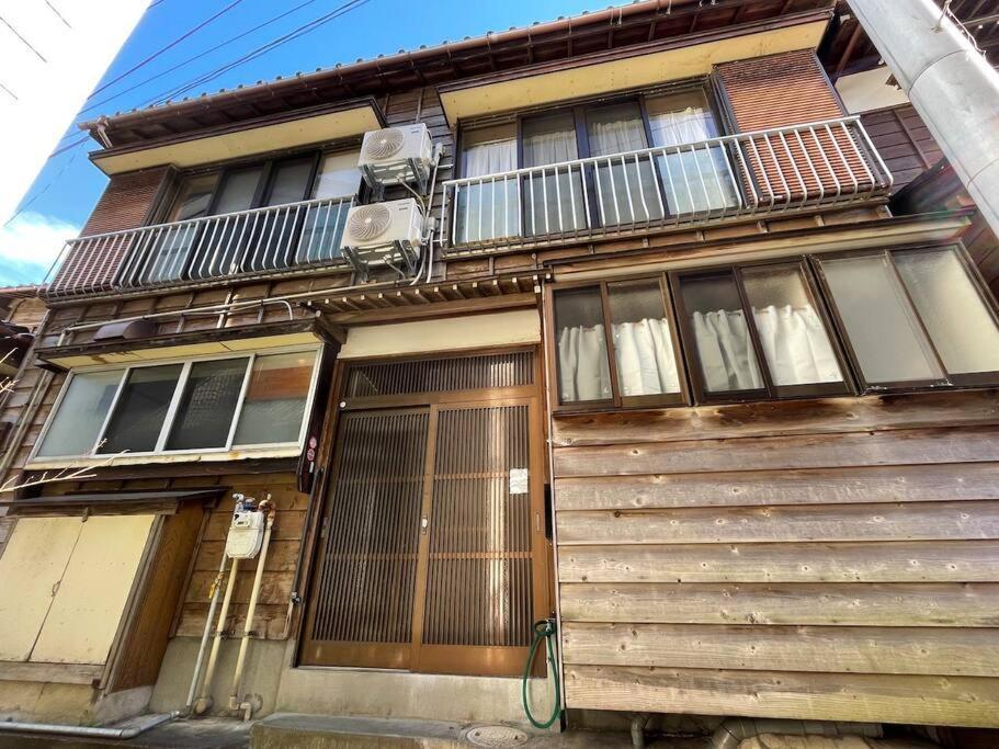 הוילה Itoigawa えのきや小泊 Enokiya Kodomari מראה חיצוני תמונה